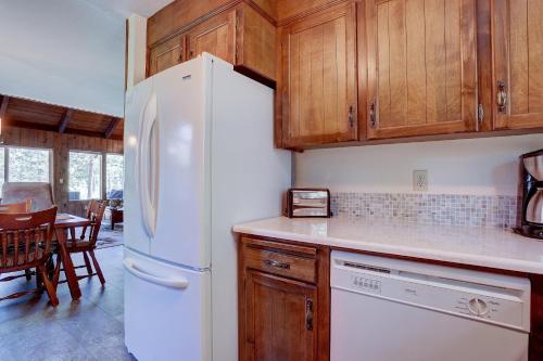 11 Camas-Hot Tub-4BR/2BA - image 8