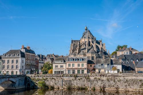 附近景點, Le Repère du Douanier - Séjour pro, calme et cosy (Le Repere du Douanier - Sejour pro, calme et cosy) in 馬耶納