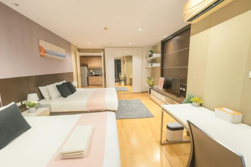 Cozy Urban Retreat in Sukhumvit Steps to BTS Nana, Bangkok