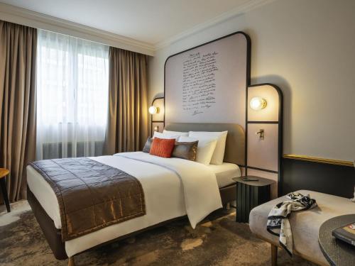 1 double bed, 1 twin bed