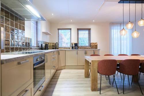 Familiehuis Rheeze met Jacuzzi in Rheeze