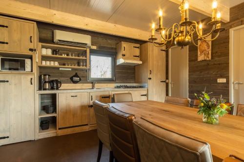 Kasteel Uylenburght in Rheeze