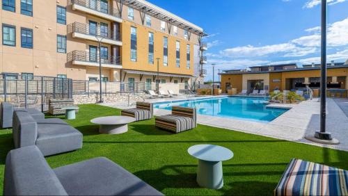 Landing Apartments at Ballpark Village - Goodyear - North Lake, AZ