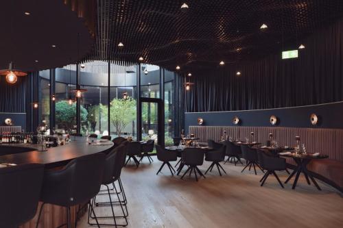 ห้องอาหาร, อัมไร สวีท (Amrai Suites) in สครุนส์