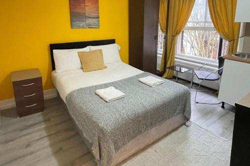 Impeccable studio Apartment in South Kensington - image 14