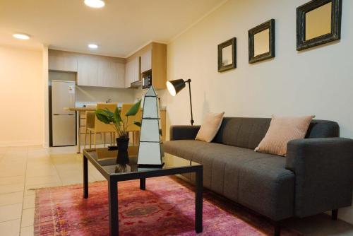 Cozy 1BR Oasis in Stgo Centro Steps to Metro