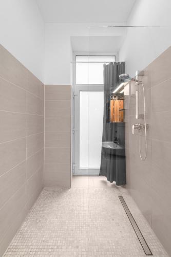 The Lohmeyerstr III, lovely 2 BR, group & family friendly, 2- 4 Guests, Berlino (foto 9)