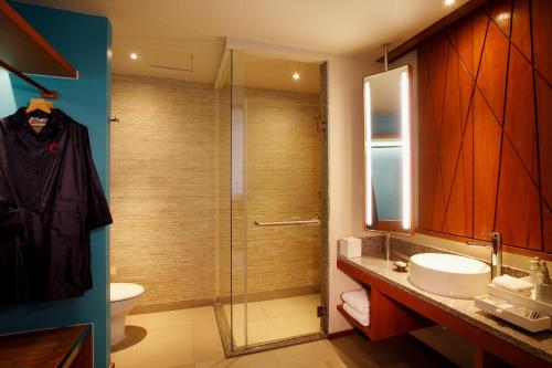 room detail thumbnail 2