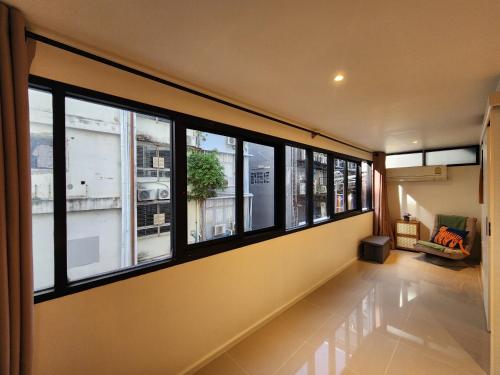 Be Cozy Silom 2BR 1-min to BTS & MRT - image 13