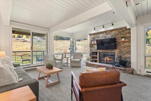 Enclave 209, Snowmass Ski-In/Ski-Out Condo w/Shared Pool/Hot Tub, Snowmass Village