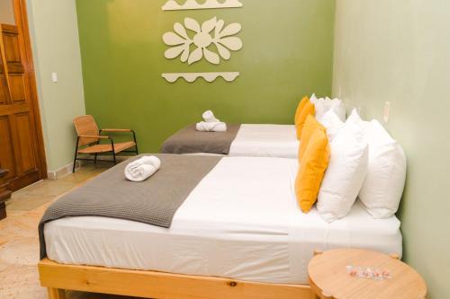 Viajero Oaxaca Hostel Room Type - Superior Triple Room