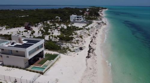 Beachfront Cancun Luxury Villa in Private Paradise Aldea Zac-Nah, Cancún (photo 5)