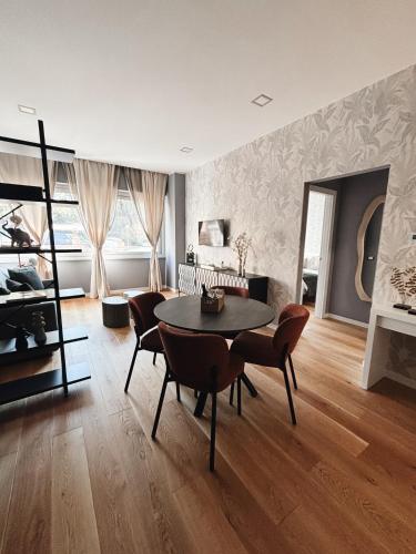 VB's Luxury Flat