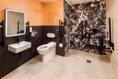 room detail thumbnail 2