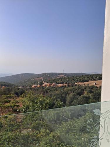 عجلون -ام الينابيع in อัญลูน