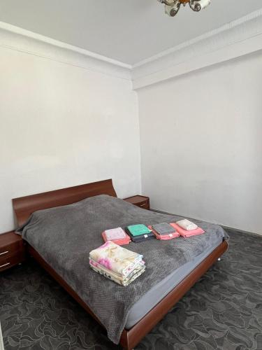 Трёхкомнатная квартира на Караменде-би (Трехкомнатная квартира на Караменде-би) in Balkhash