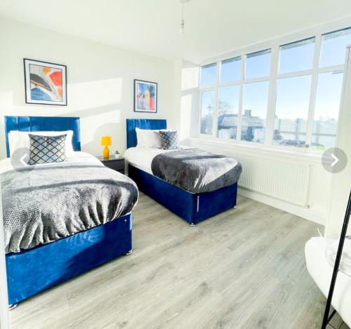 The Felix Apartments - 3 Bedrooms - FREE Parking - Close to train station in ﻿弗利特威克