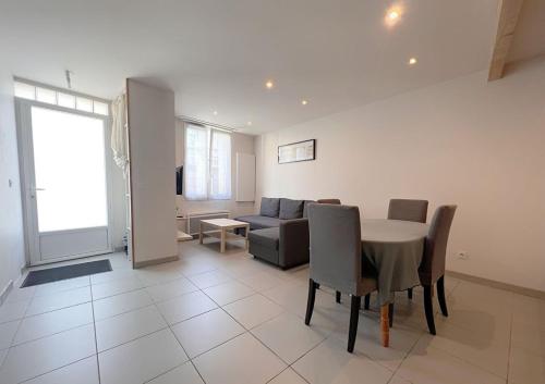 Charmante échoppe Bordelaise à deux pas du centre gîte à louer Les Cavailles