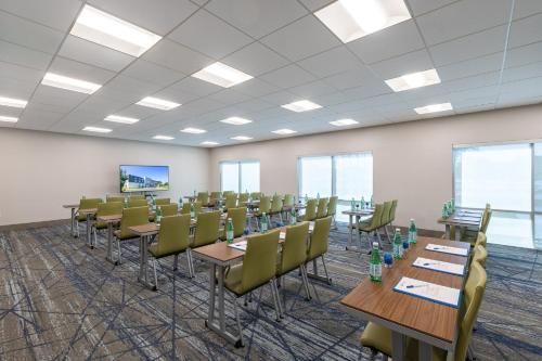 Holiday Inn Express & Suites Greenwood Mall an IHG Hotel - main image
