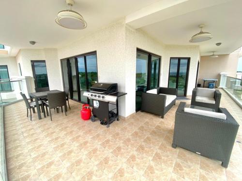 Vista Mar Ocean View Condo - Golf & Marina in San Carlos