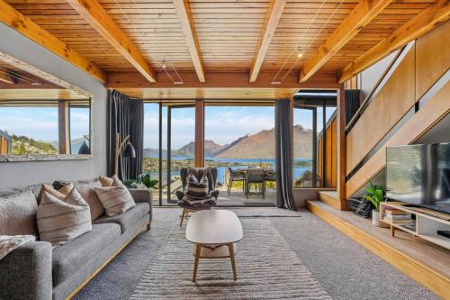 Lakeview Alpine Villa - Great Views Close to Town - image 14