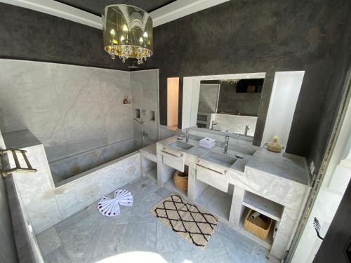 Riad Dar Couscous & SPA - image 12
