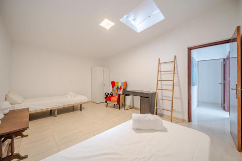 ELI - Villa com 2 casas independentes - HolidaysPT, Quelfes (zdjęcie 6)