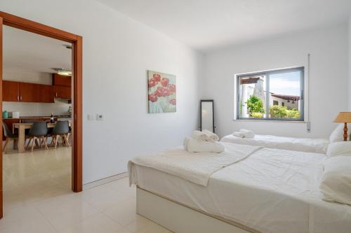 ELI - Villa com 2 casas independentes - HolidaysPT, Quelfes (zdjęcie 4)