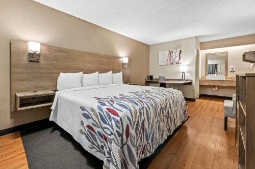 Red Roof Inn Columbus West - Hilliard in สวีทวอเตอร์