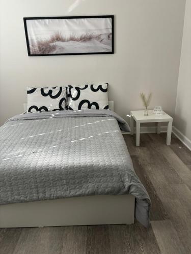 Welcome to this Modern listing in the Heart Of ATL in Vine City