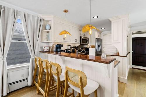Luxury Waterfront Home Perfect for Family in Somerset