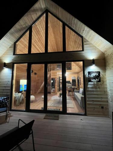 Exterior view, Oaklounge Apartman in Örkény