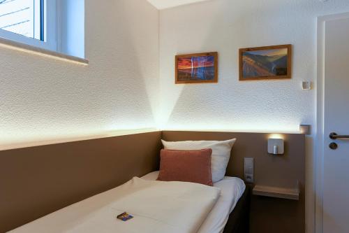 1 twin bed