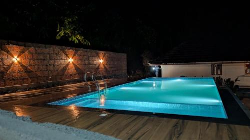 Caffeine Villa in Varadoor