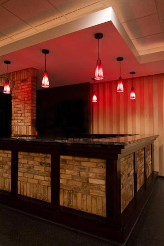 设施服务, 公园西旅馆 (Park West Inn) in 温尼伯(MB)