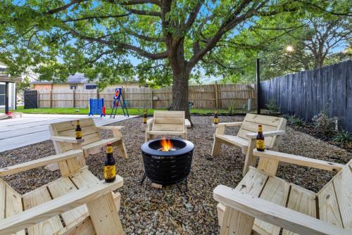 Luxe Family Escape with Games and Hot Tub and Yard – khách sạn tại Live Oak