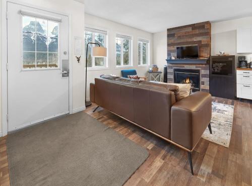Mountain Gate - Pet Friendly 2BR w Mountain Views and open hot tub, Canmore (zdjęcie 5)