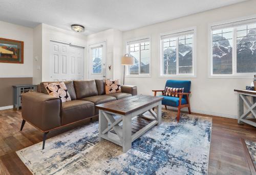 Mountain Gate - Pet Friendly 2BR w Mountain Views and open hot tub, Canmore (zdjęcie 6)