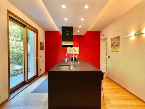 V&E Luxury Villa in Agazzi
