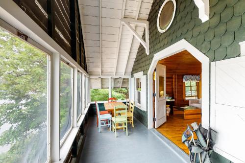 Garden Island's - main image