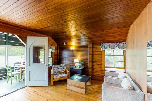 Garden Island's - image 12