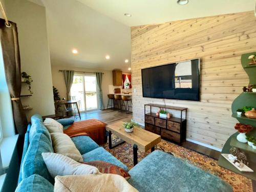 Iekārtas, Colorful Comfort 3 Bedroom Home with Fenced yard in Hazel Dell North (WA)