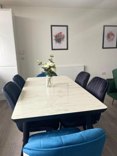 設施, The Felix Apartments - 3 Bedrooms - FREE Parking - Close to train station in ﻿弗利特威克