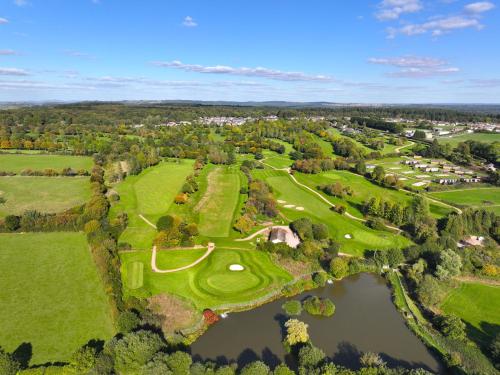 高爾夫球場 [住宿附設], Forest Hills Golf Club in 科爾福德中心