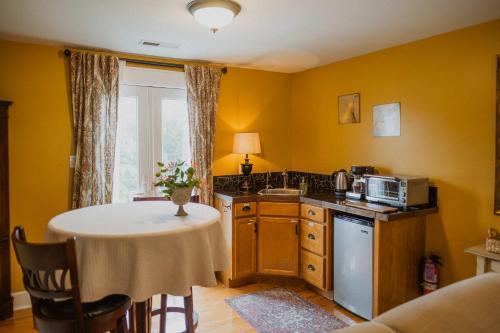 Private Lake and Hiking, The Loft at Haven in Keipmajas tiesu nams (NJ)