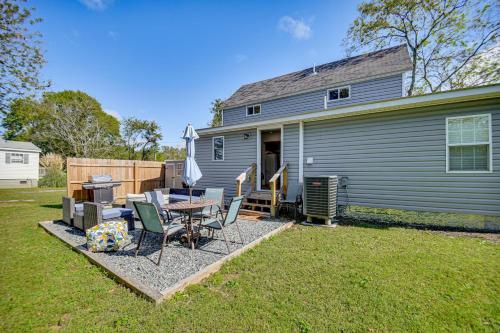 Beach Days and Dtwn Charm! Cape Charles Cottage in Cape Charles