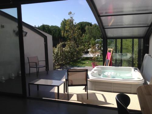 Chambres d'hotes Deluxe Jacuzzi Mas de l'Etoile - 정원