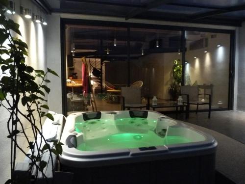 Chambres d'hotes Deluxe Jacuzzi Mas de l'Etoile - 스파