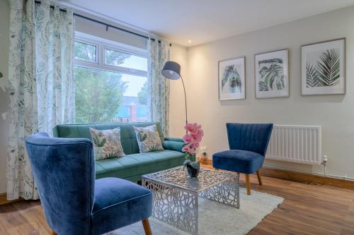 Anjore House - Modern Home walking to City Centre with Parking – khách sạn tại Albertbridge