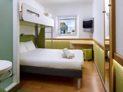 ibis budget Manchester Salford Quays - image 11